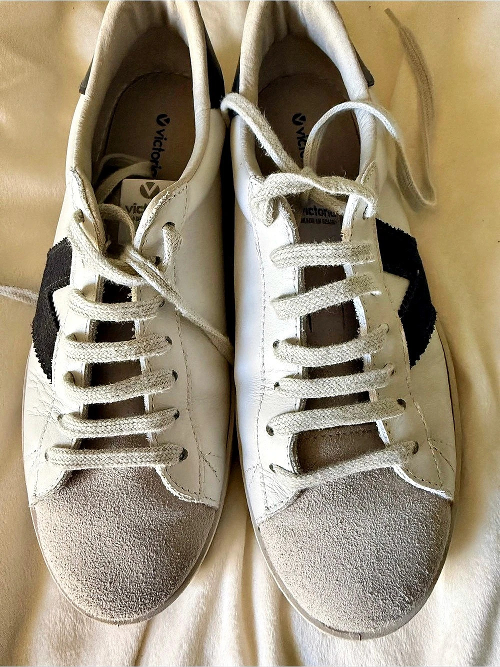 Victoria Berlin White & Black Sneakers